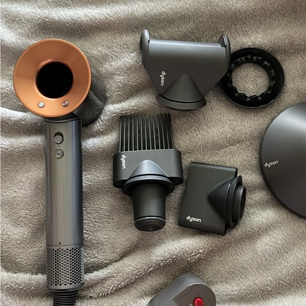 Dyson Supersonic Hair Dryer with Attachments